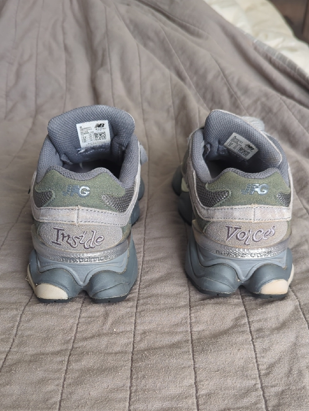 New Balance Grey & Olive 9060 - Picture 3 of 5